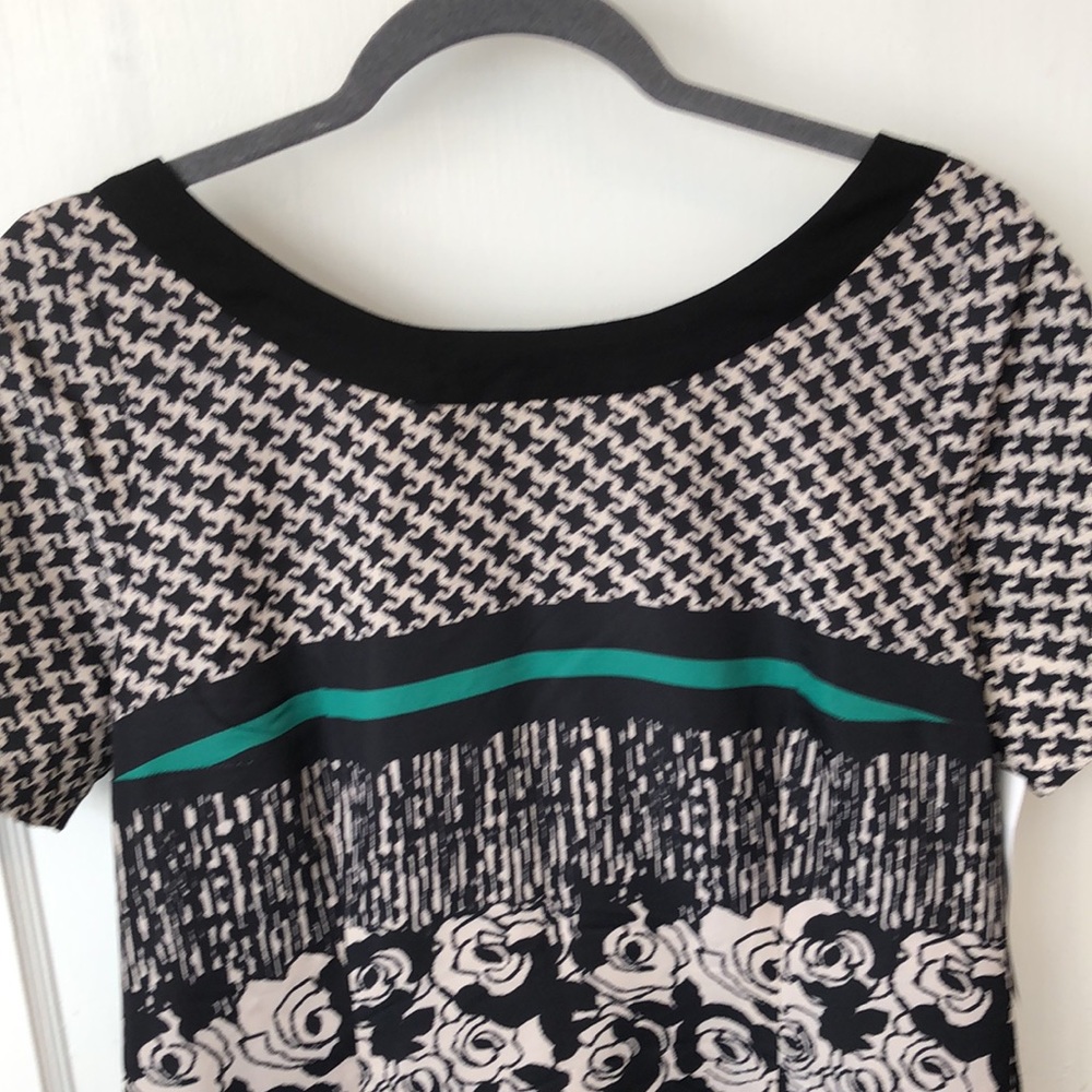 Short Sleeve Dress - Picture 2 of 8